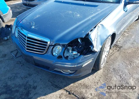 2007 Mercedes-Benz E 550 4Matic z USA, uszkodzony, nr VIN WDBUF90X97X217497